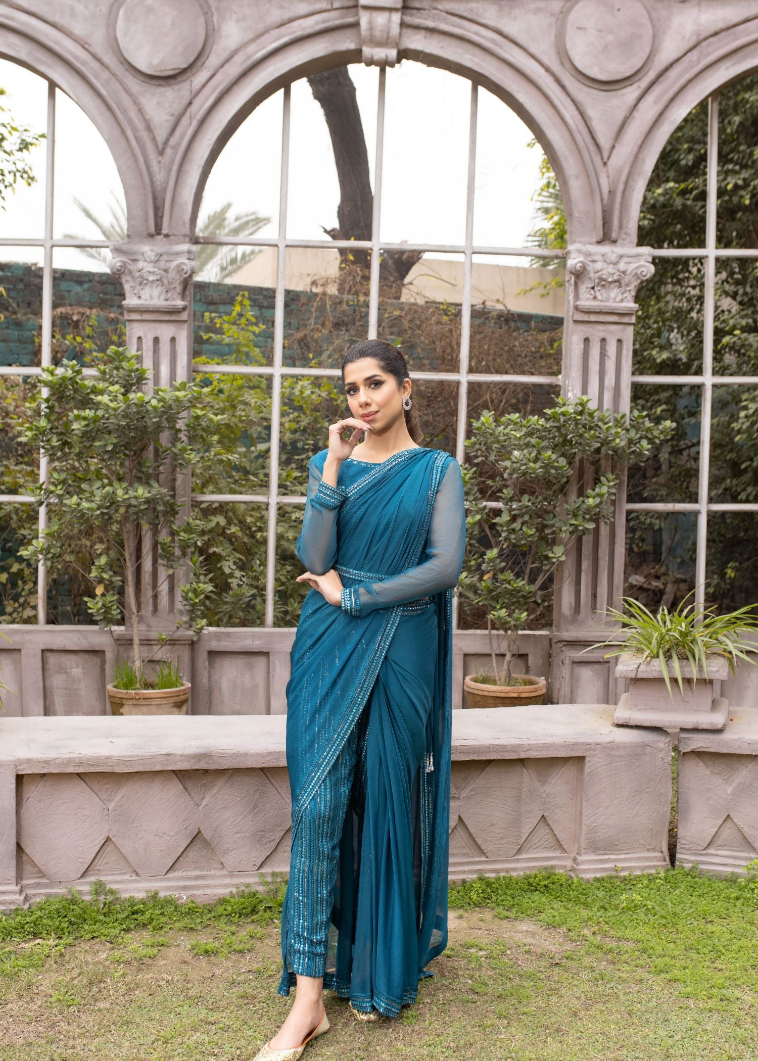 Sadia Tariq's Noor E Hira. Sea green chiffon saree, embellished pants. Ceremonial essence revived.