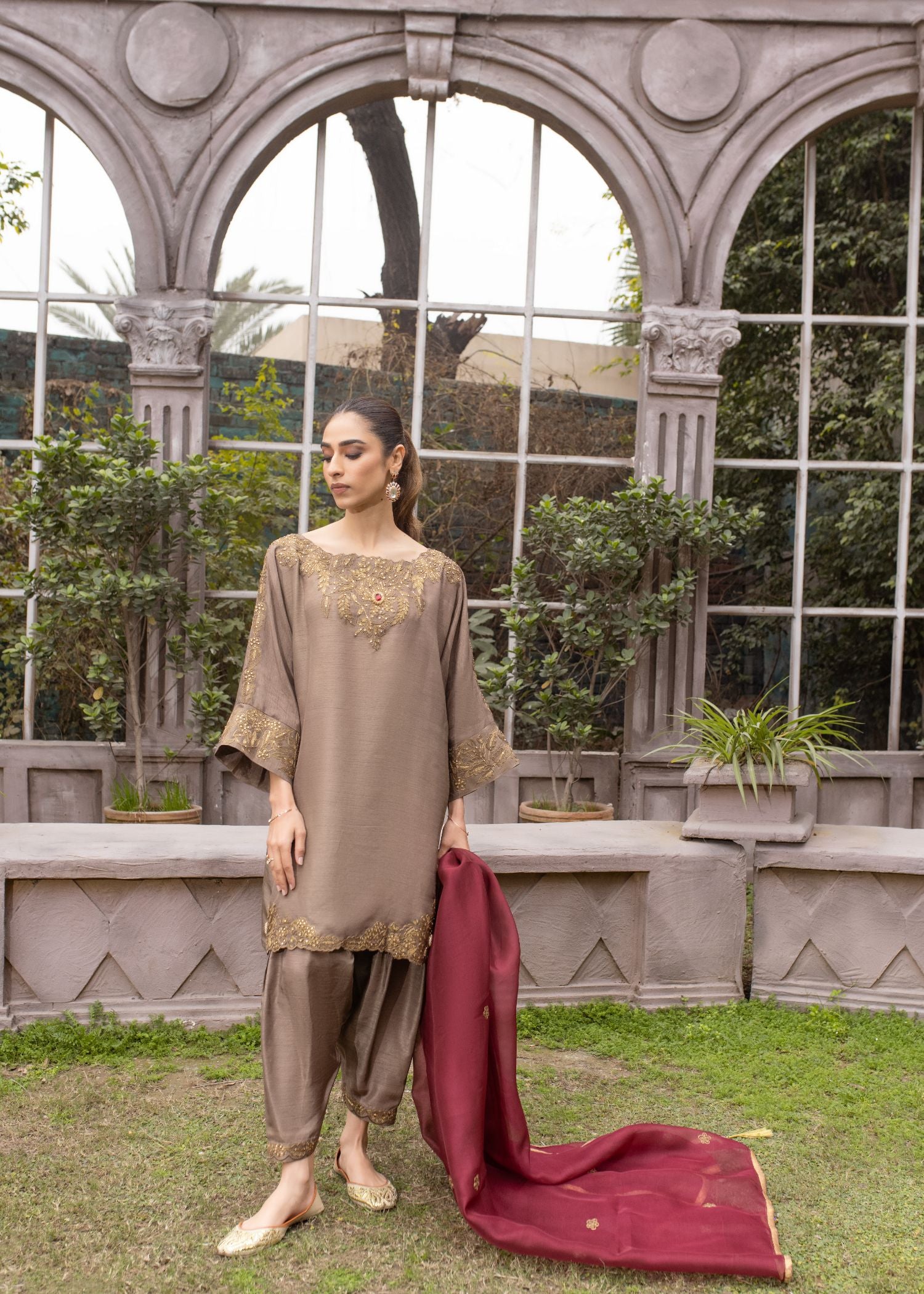 "Sadia Tariq's Afraa: Korean raw silk, Tilla Marori, opulent stonework. Sophistication redefined."