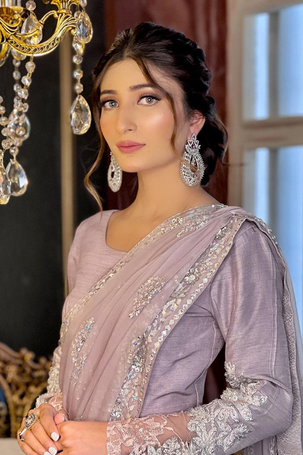 Elira Mauve